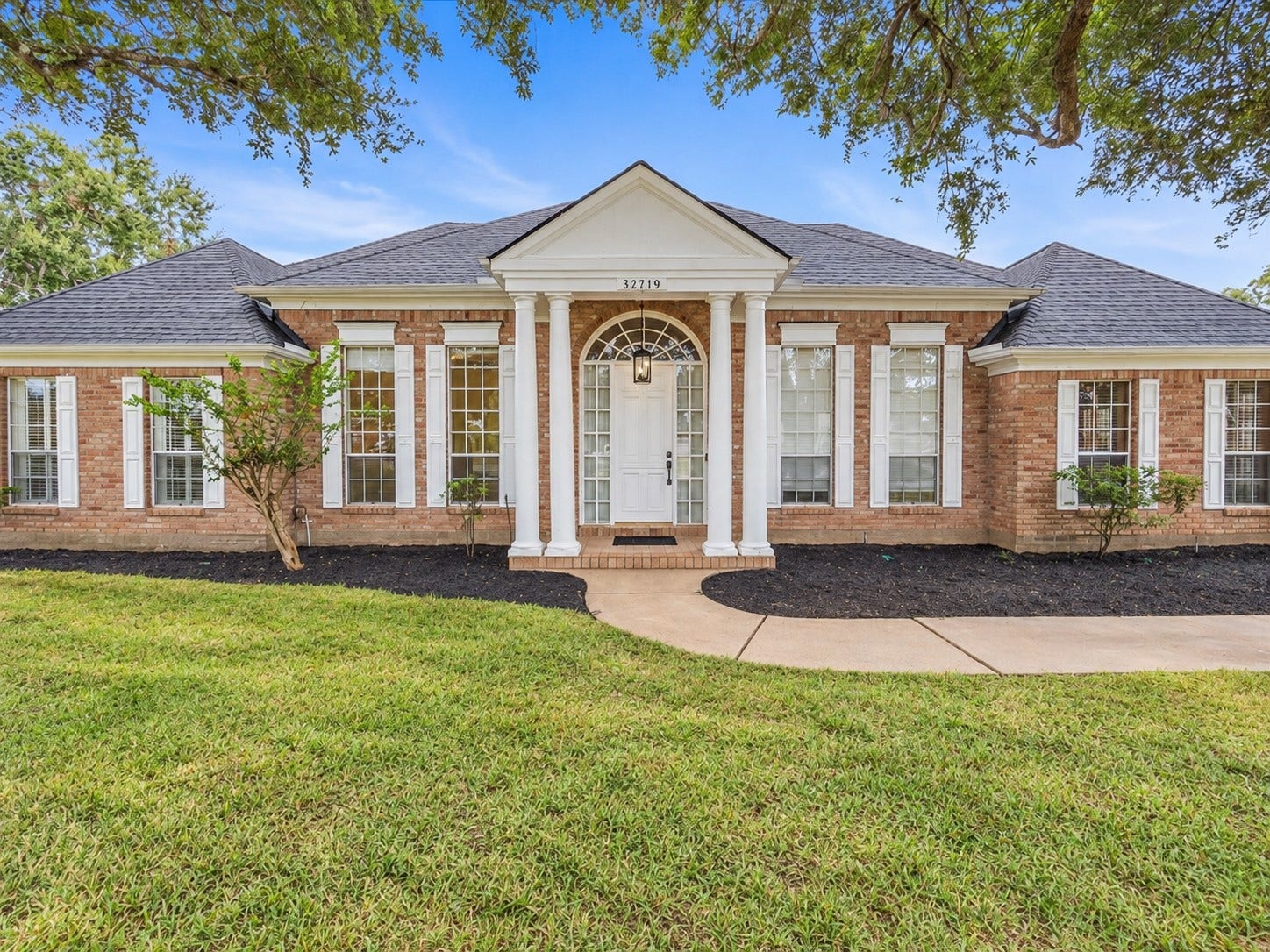 32719 Weybridge Street, Fulshear, TX 77441 Gorgeous 1-story home on 1/2 an acre.