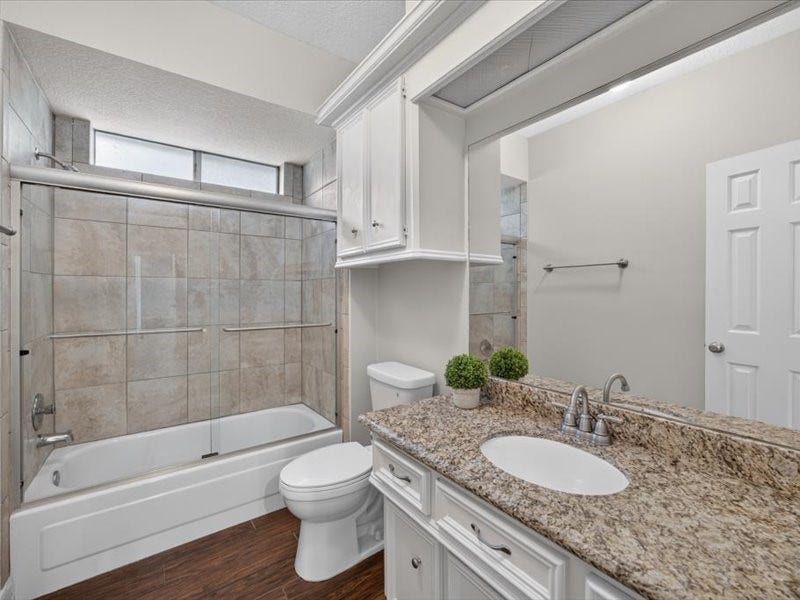 32719 Weybridge Street, Fulshear, TX 77441 The secondary full bathroom for the two secondary bedrooms.