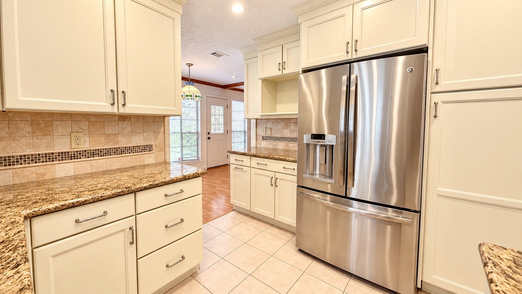 12314 Dorrance Lane, Meadows Place, TX 77477 Granite countertops.