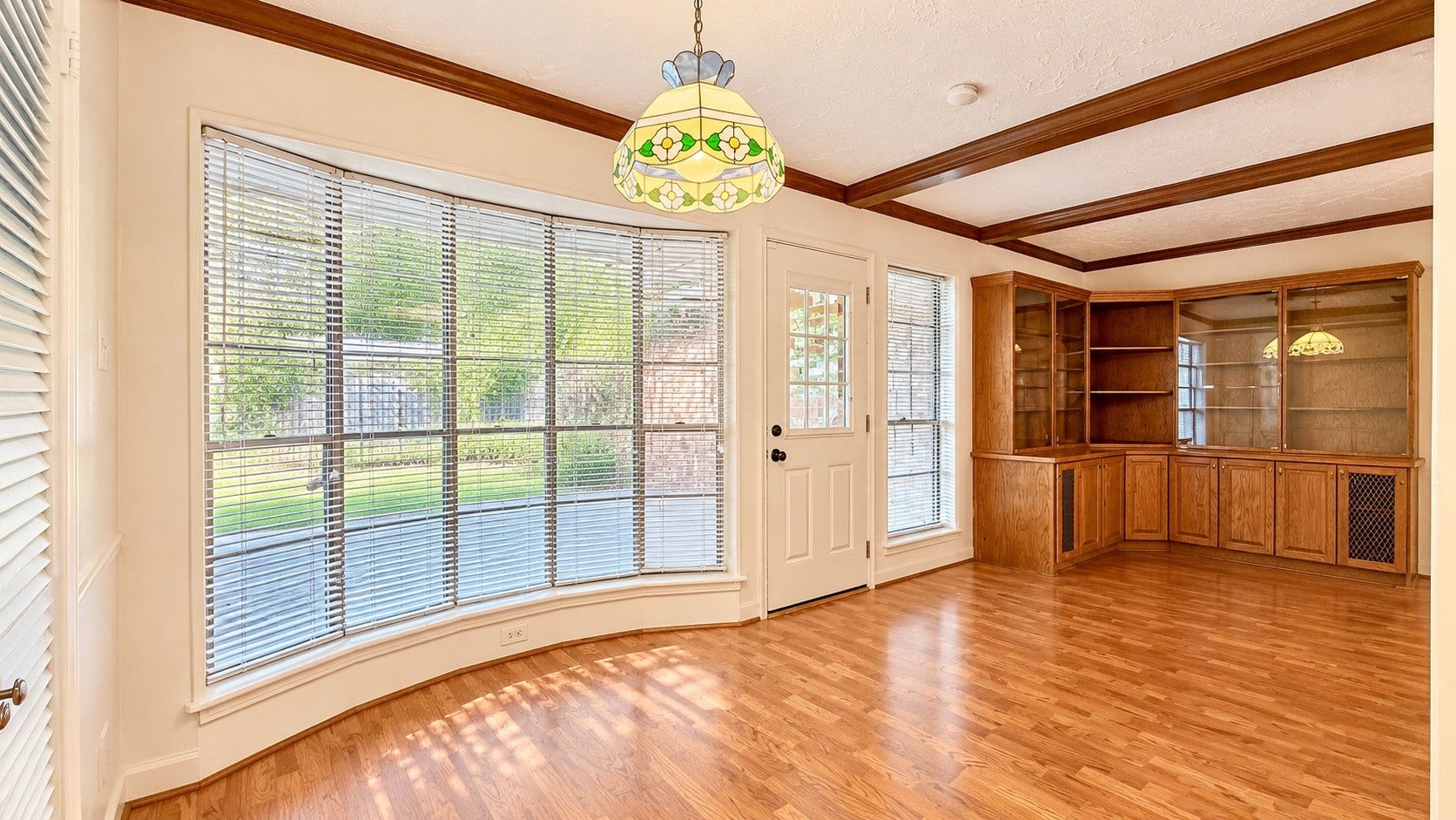 12314 Dorrance Lane, Meadows Place, TX 77477 Bay window in the breakfast room.