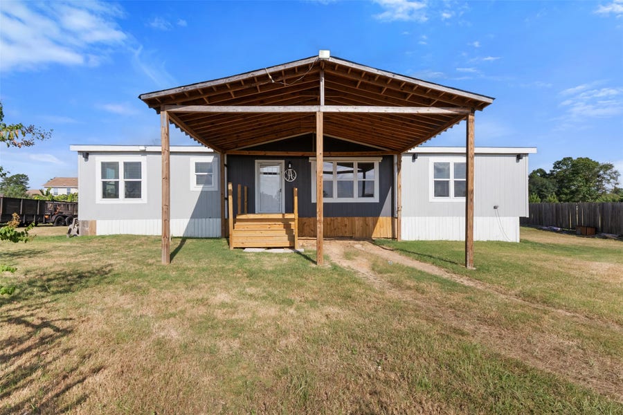 Property photo for 421 Bower Lane, Conroe, TX