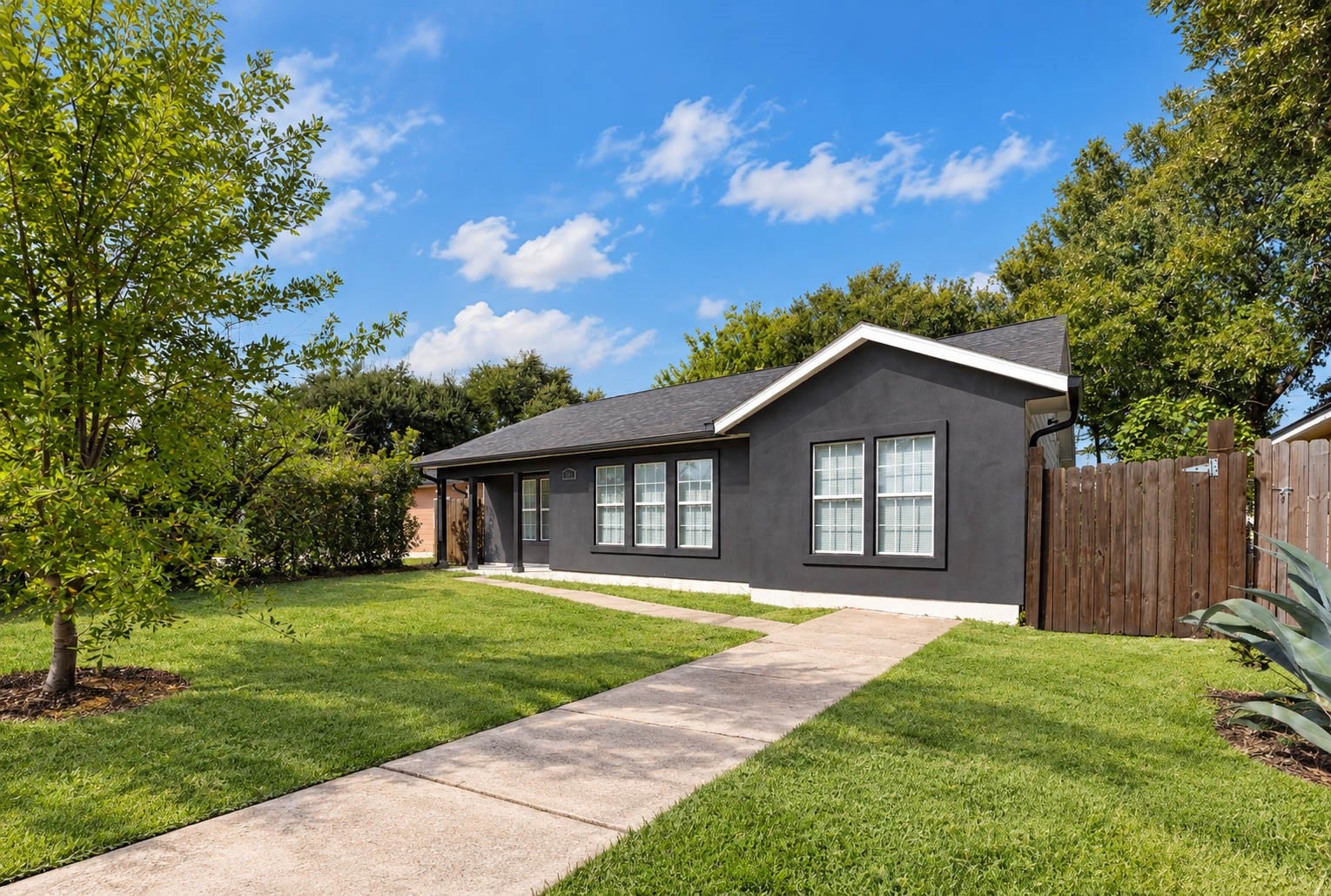 1406 Locklaine Drive, Pasadena, TX 77502 1406 Locklaine Drive, Pasadena, TX 77502