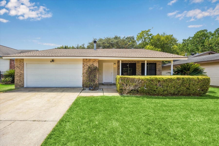 Property photo for 229 E Forest Avenue, Shoreacres, TX