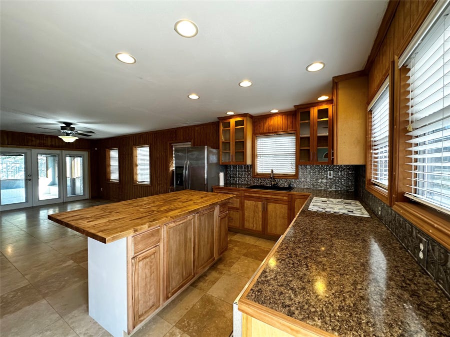 Property photo for 1019 7th Street, San Leon, TX