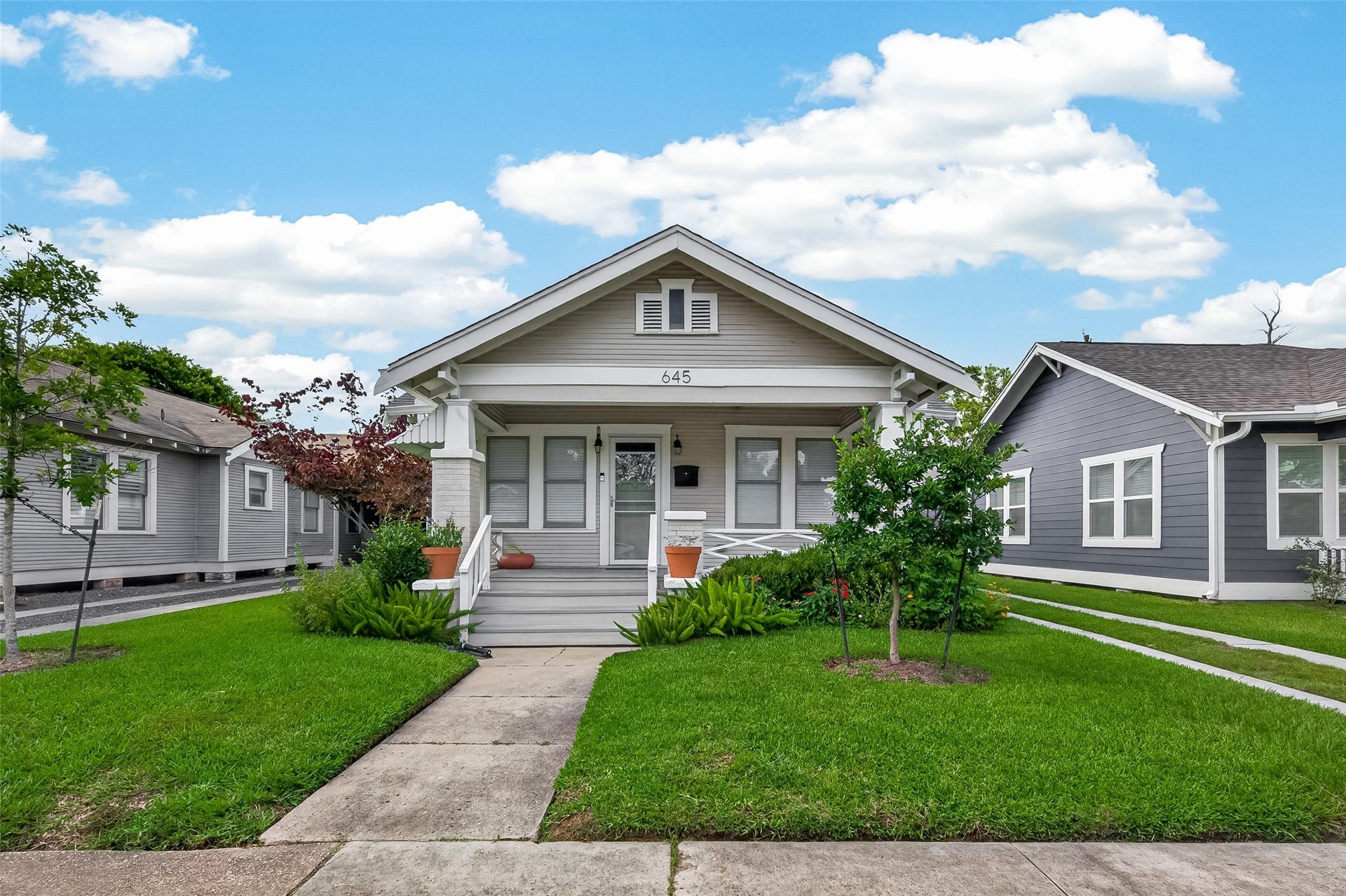 645 E 14th Street, Houston, TX 77008 645 E 14th Street, Houston, TX 77008