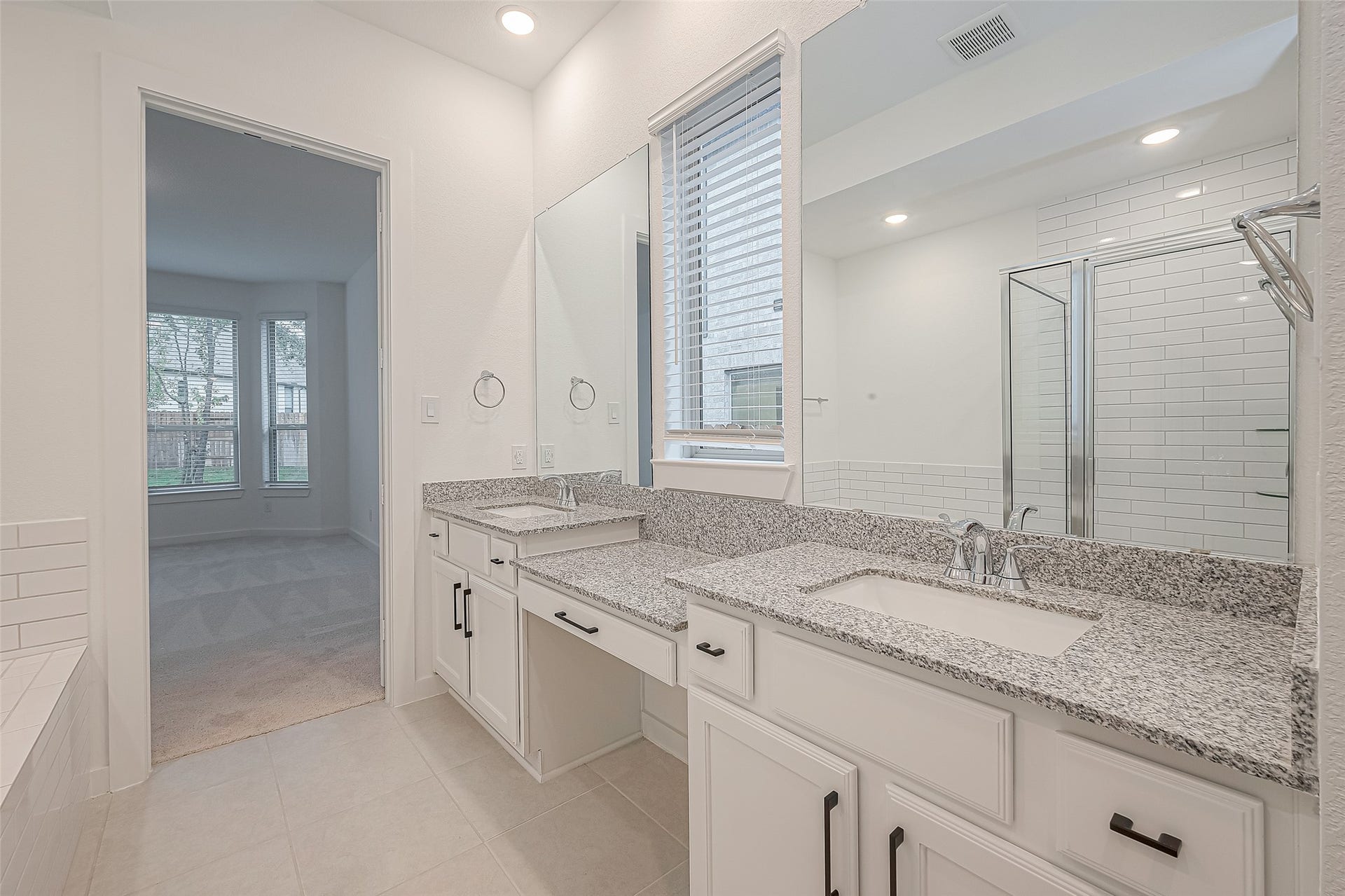 235 Sky Top Drive, Montgomery, TX 77316