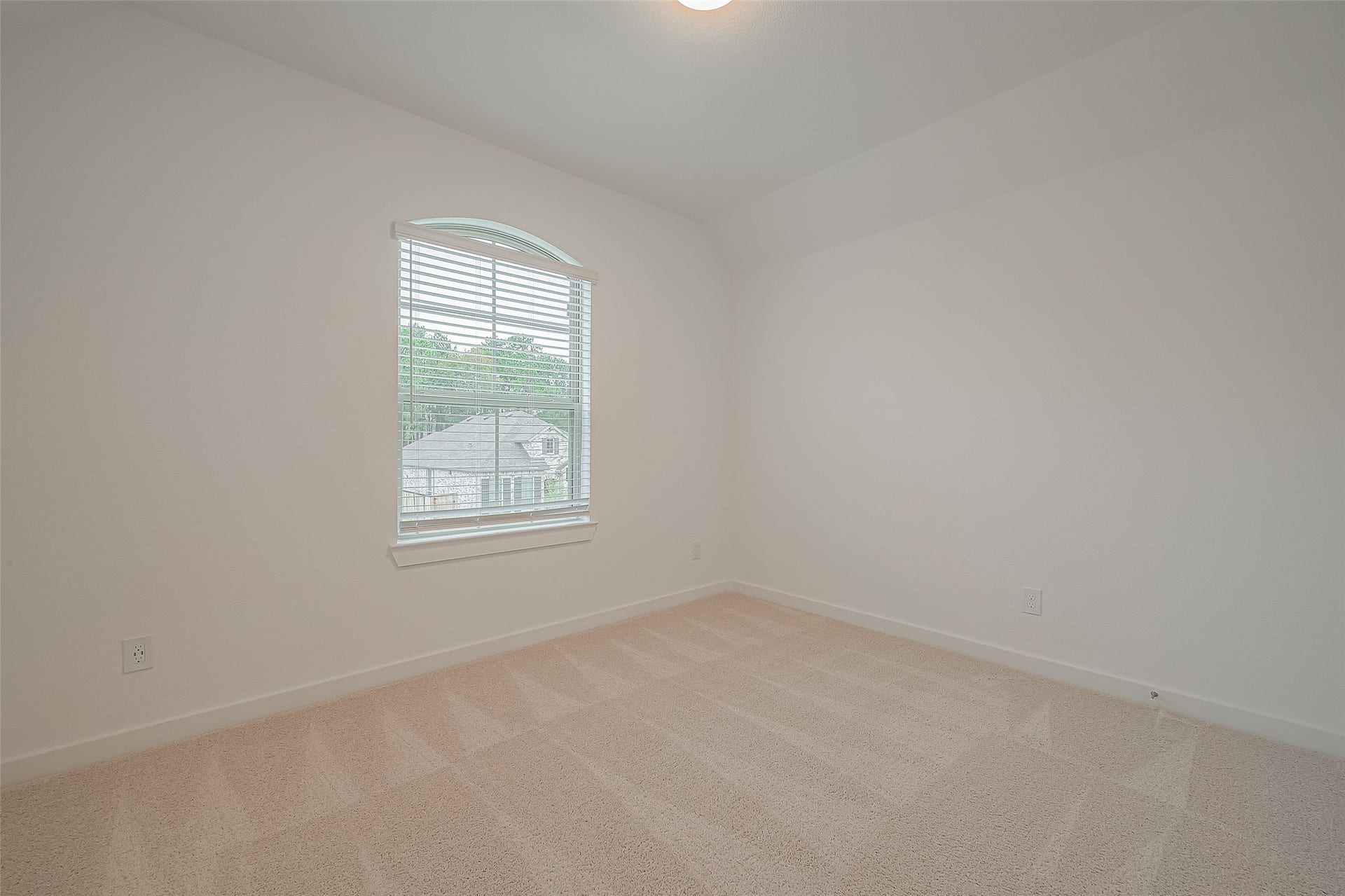 235 Sky Top Drive, Montgomery, TX 77316