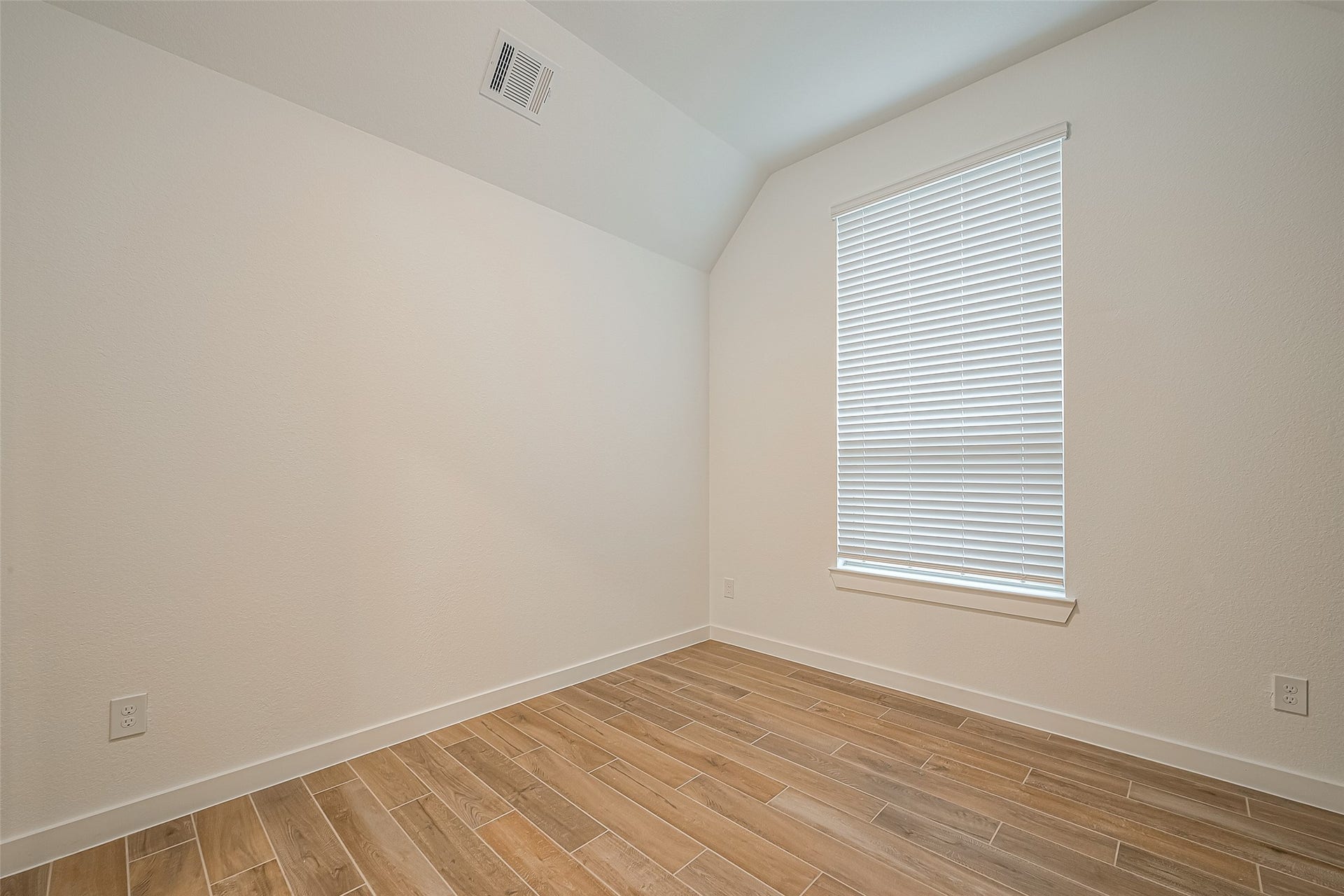 235 Sky Top Drive, Montgomery, TX 77316