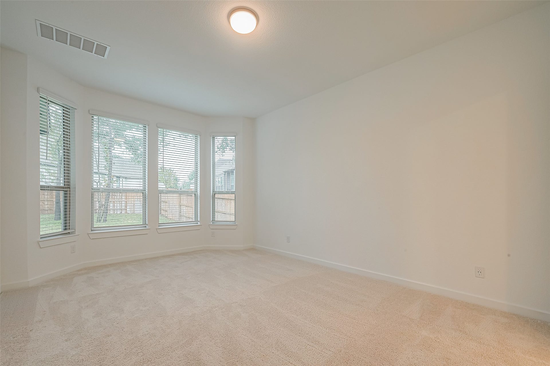 235 Sky Top Drive, Montgomery, TX 77316