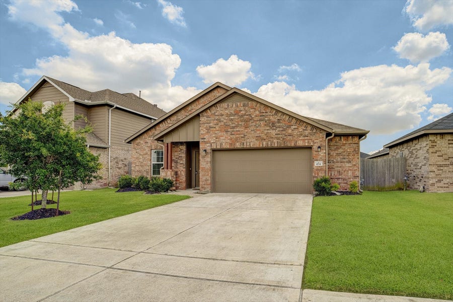 Property photo for 4714 Painted Bunting Lane, Baytown, TX