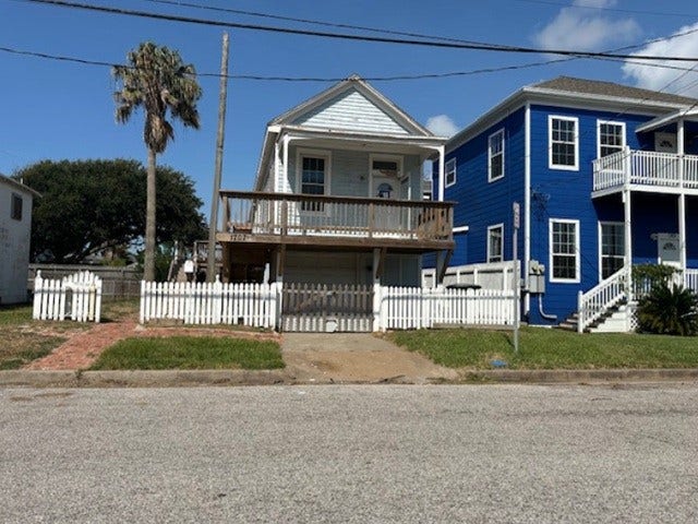 Property photo for 1707 18th Street, Galveston, TX