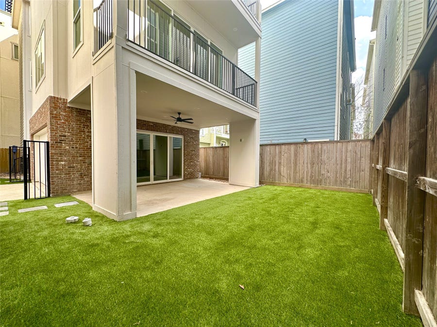 Property photo for 1140 W 16th St Street, Houston, TX