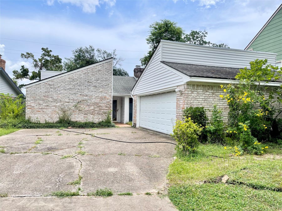 Property photo for 11806 Turtle Gate Drive, Houston, TX