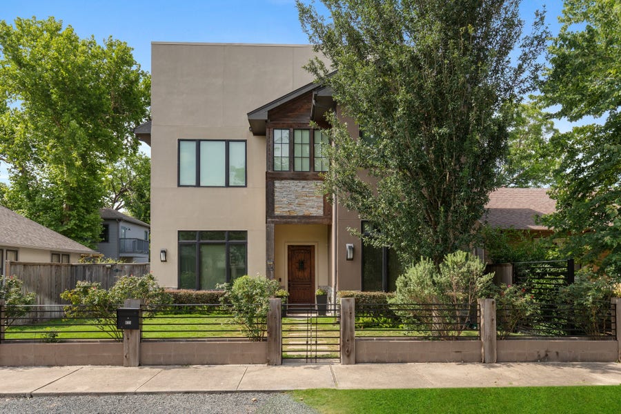 Property photo for 815 E 27th Street, Houston, TX