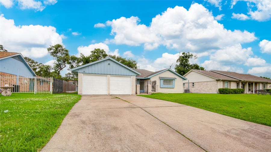 Property photo for 14339 Foxford Way, Houston, TX