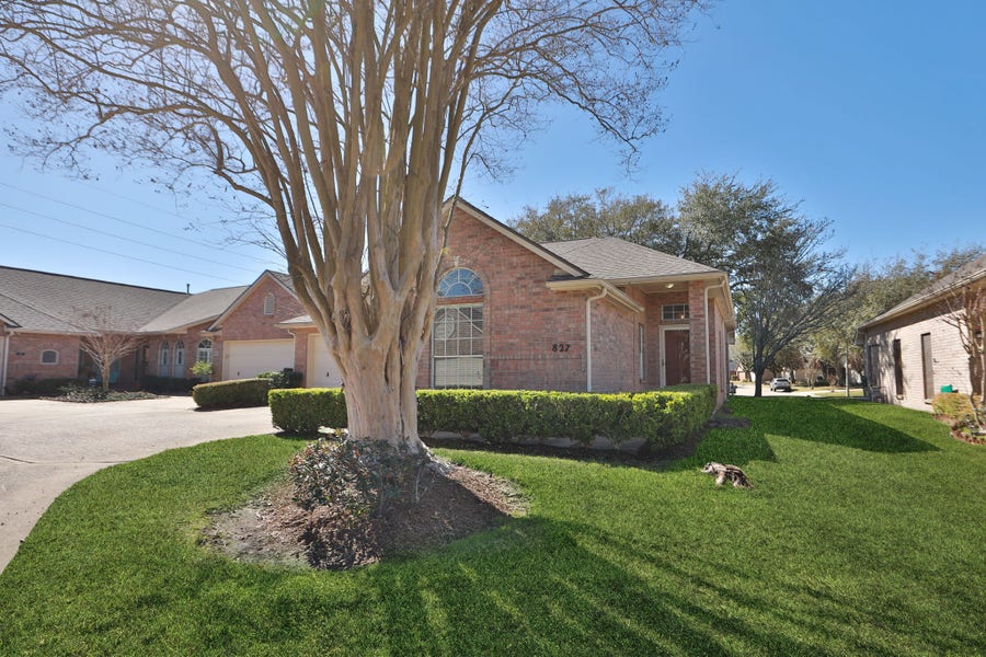 Property photo for 827 Apple Blossom Drive, Pearland, TX