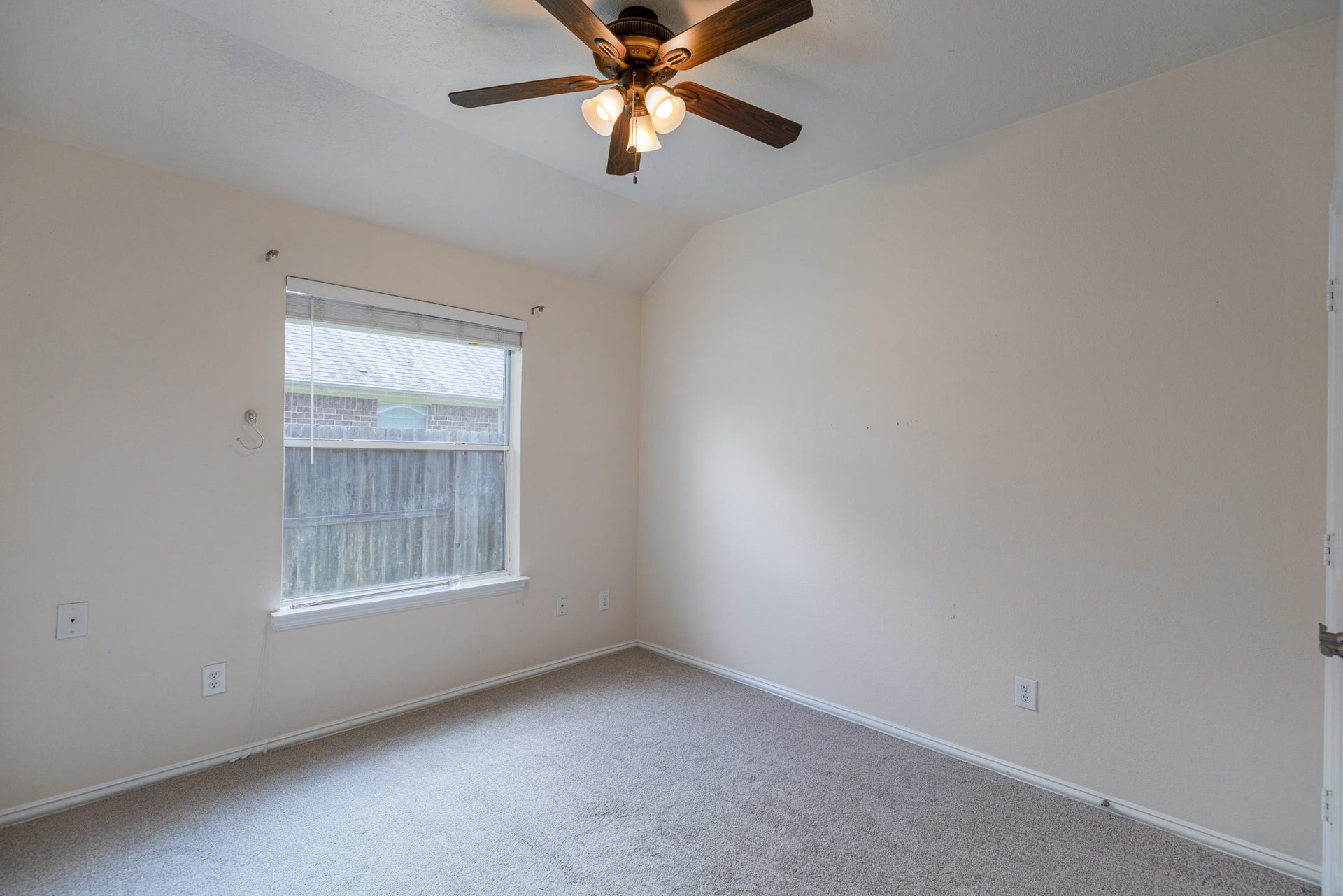 2505 Shady Falls Lane, Pearland, TX 77584