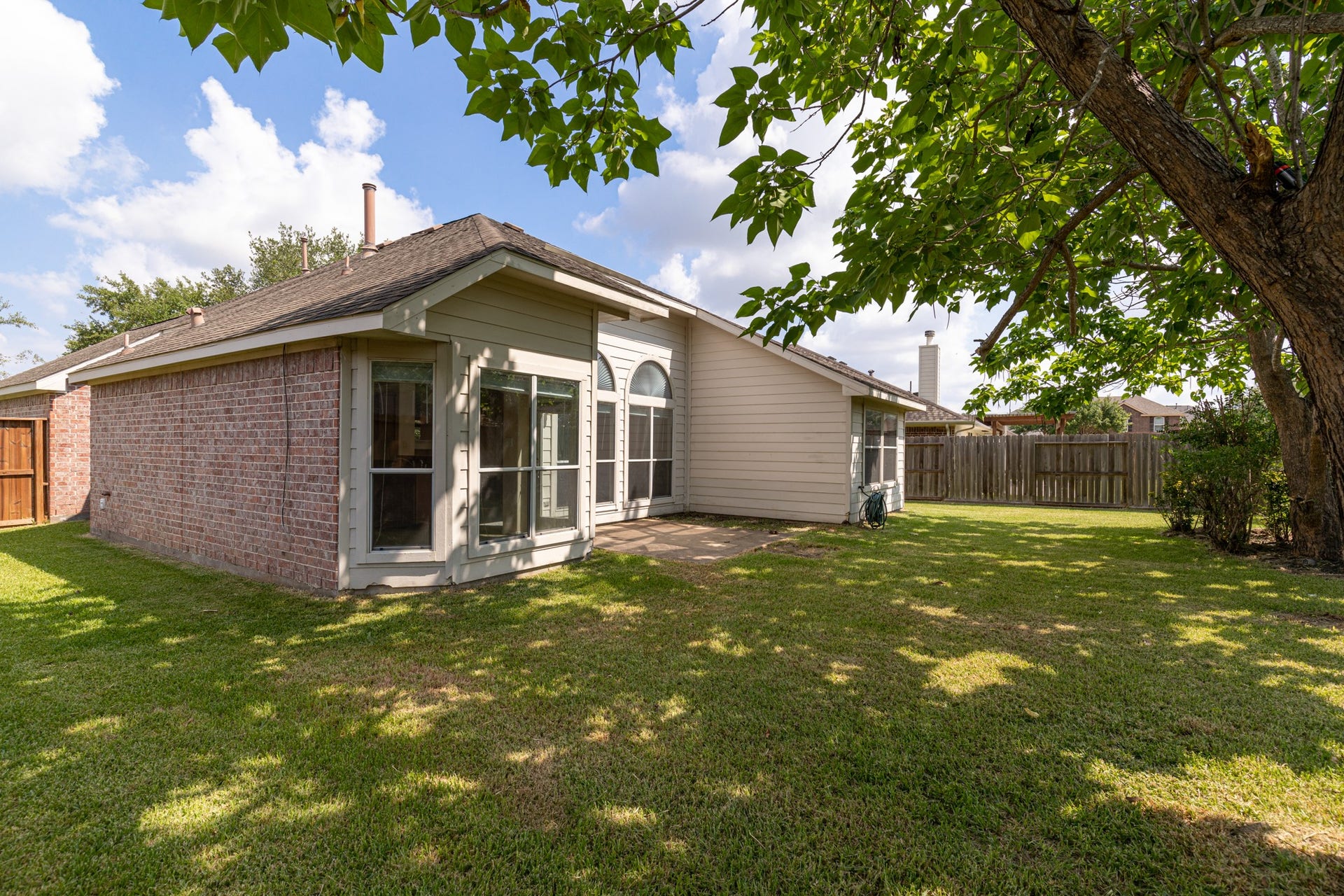 2505 Shady Falls Lane, Pearland, TX 77584