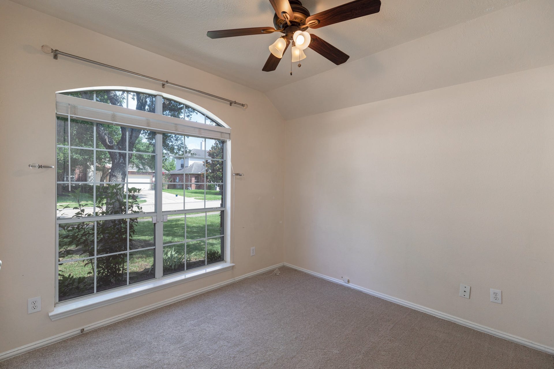 2505 Shady Falls Lane, Pearland, TX 77584