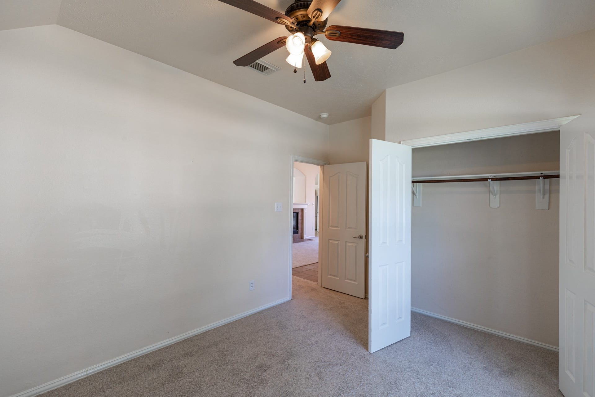 2505 Shady Falls Lane, Pearland, TX 77584