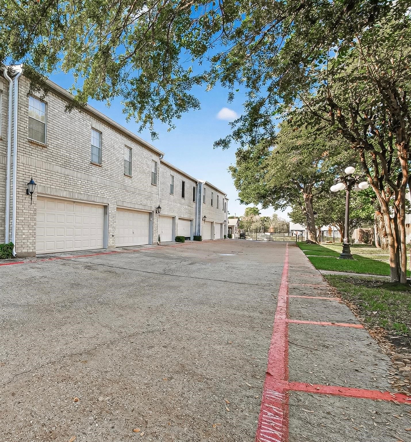 17645 Red Oak Drive, #7645, Houston, TX 77090