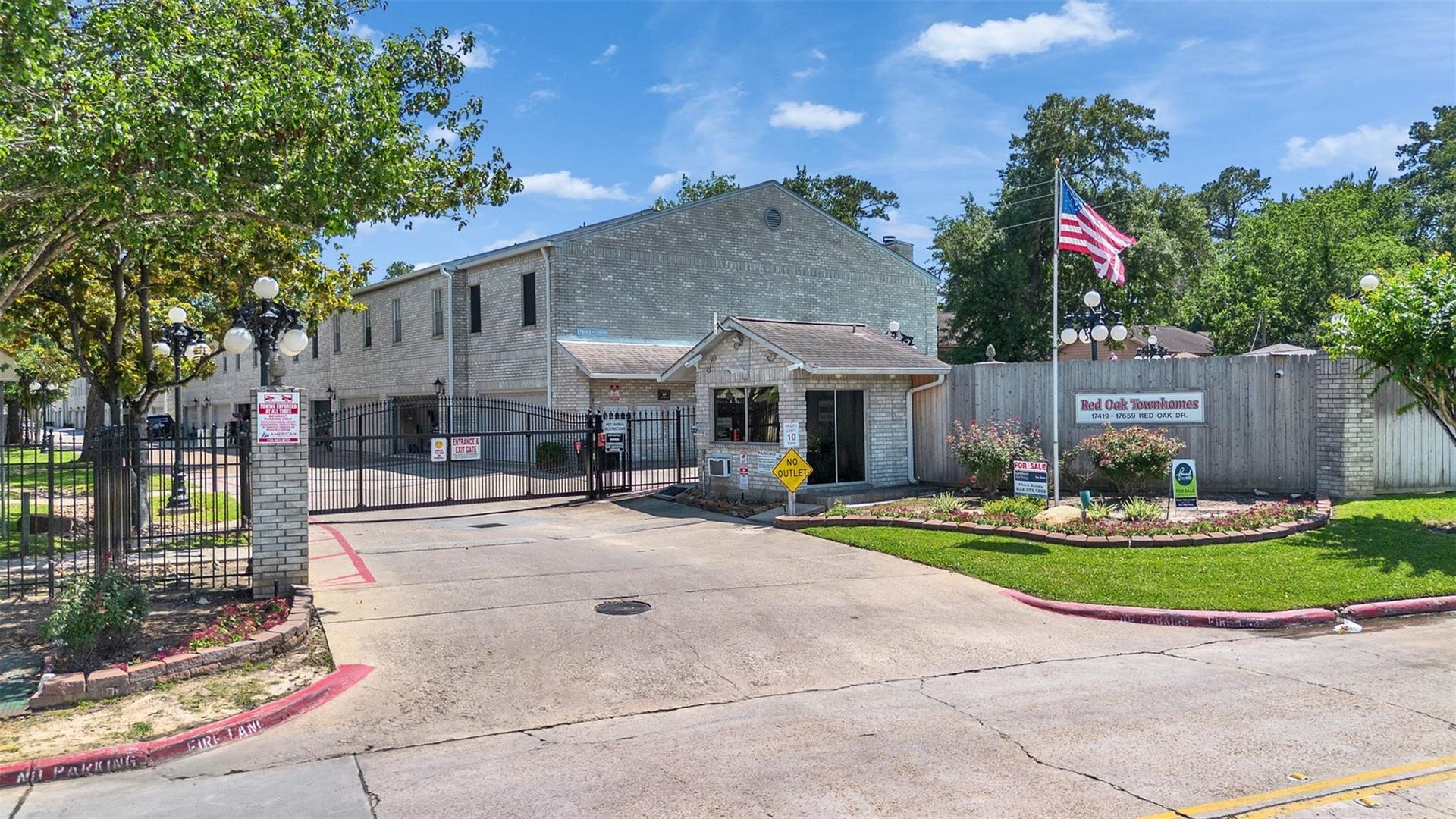 17645 Red Oak Drive, #7645, Houston, TX 77090