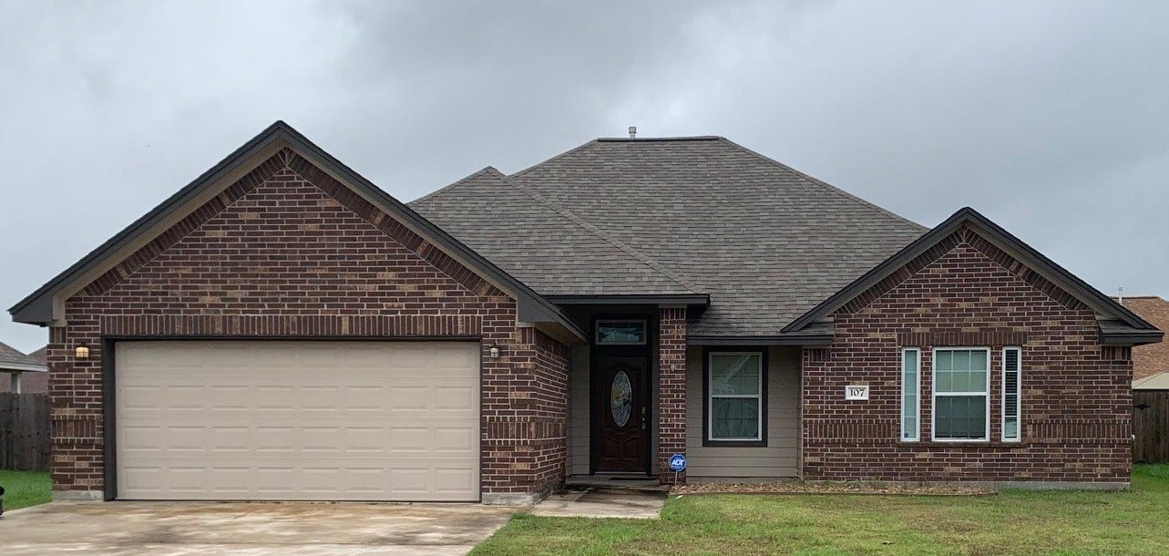 107 Freedom Drive, Clute, TX 77531