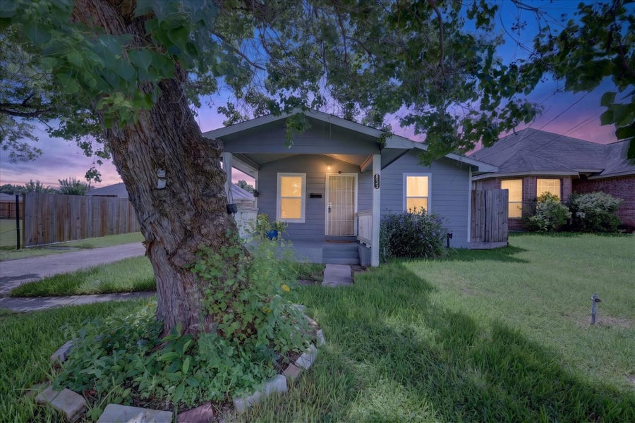 Property photo for 8023 Fountain Street, Houston, TX