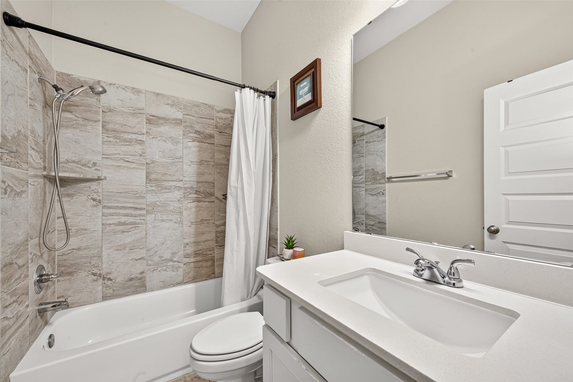 10710 Inverclyde Drive, Richmond, TX 77407 Bathroom 3