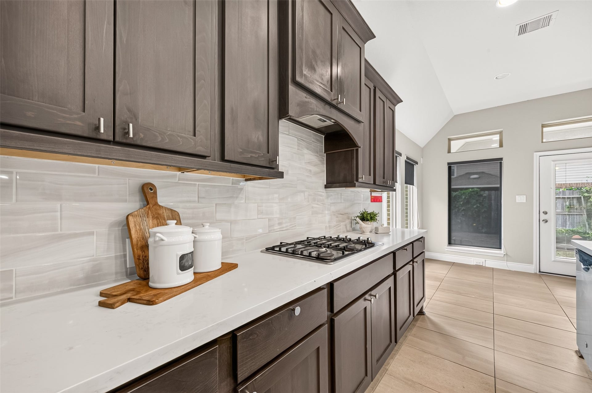 10710 Inverclyde Drive, Richmond, TX 77407 Stovetop