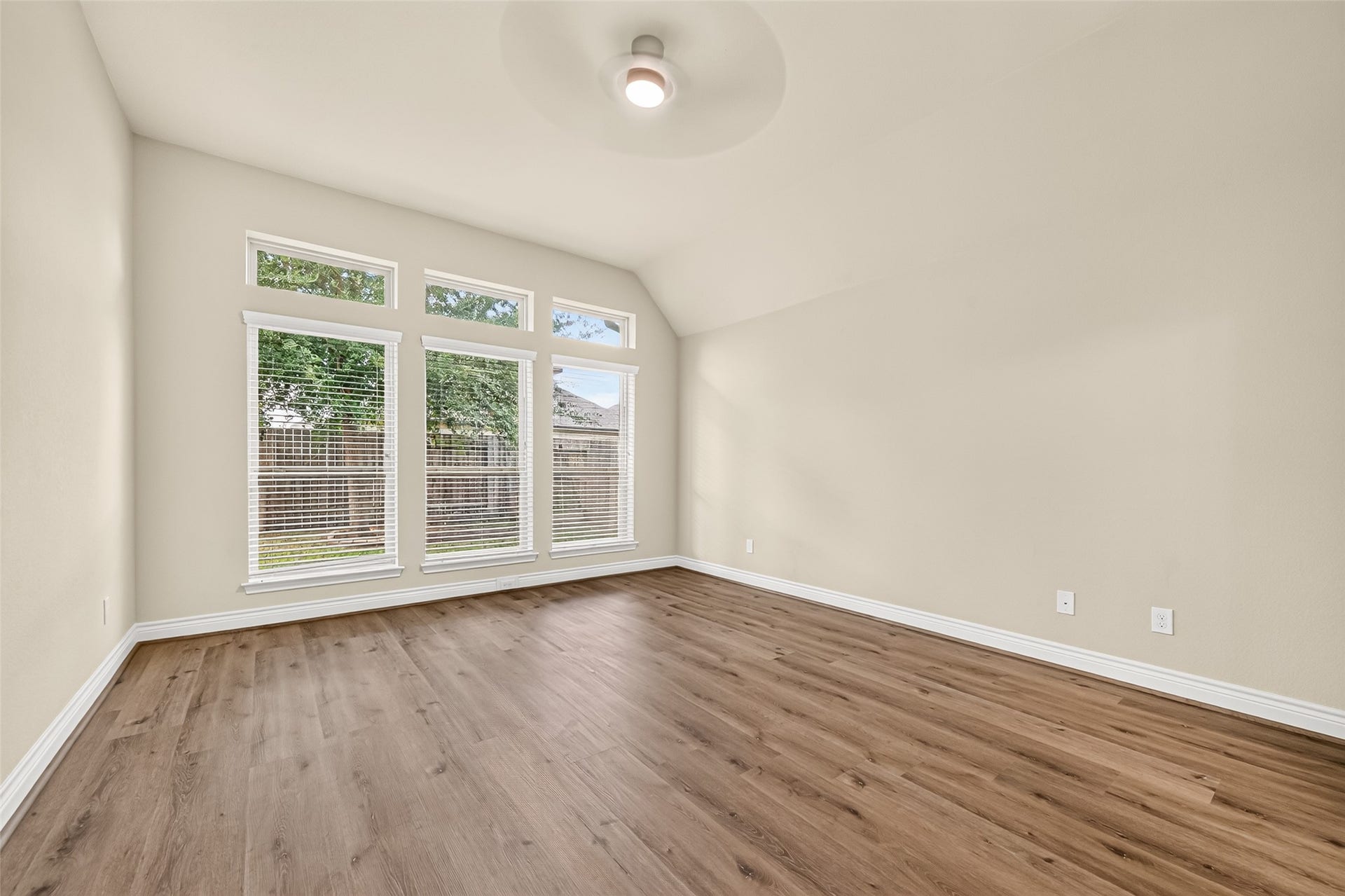 10710 Inverclyde Drive, Richmond, TX 77407 Primary Bedroom