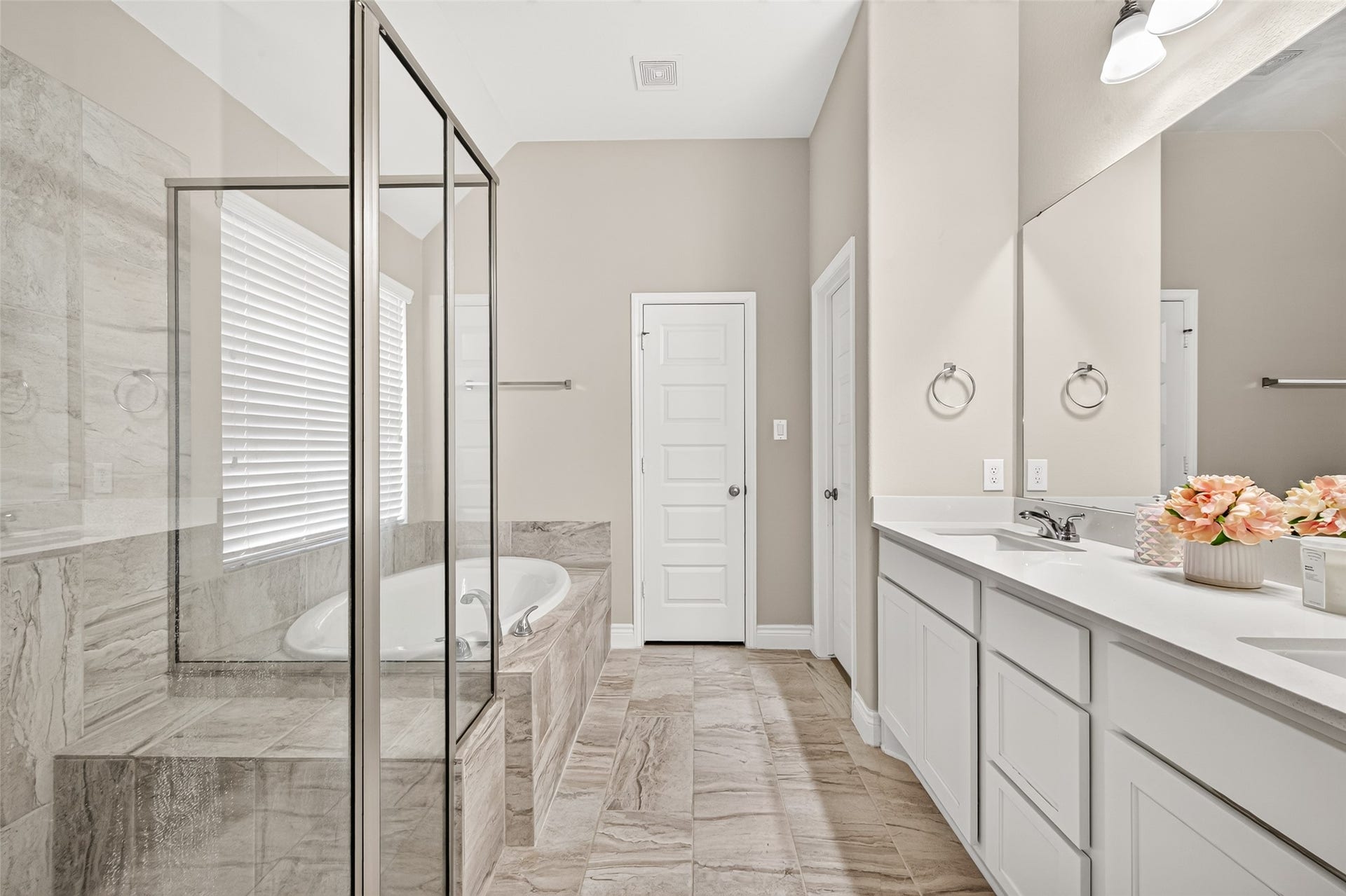 10710 Inverclyde Drive, Richmond, TX 77407 Primary Bath