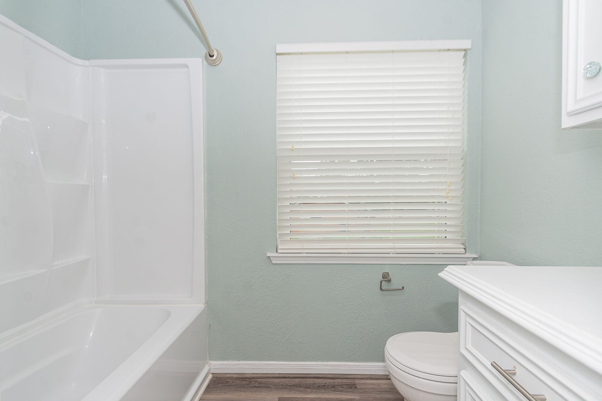 4509 Country Club Drive, Dickinson, TX 77539 2nd view.