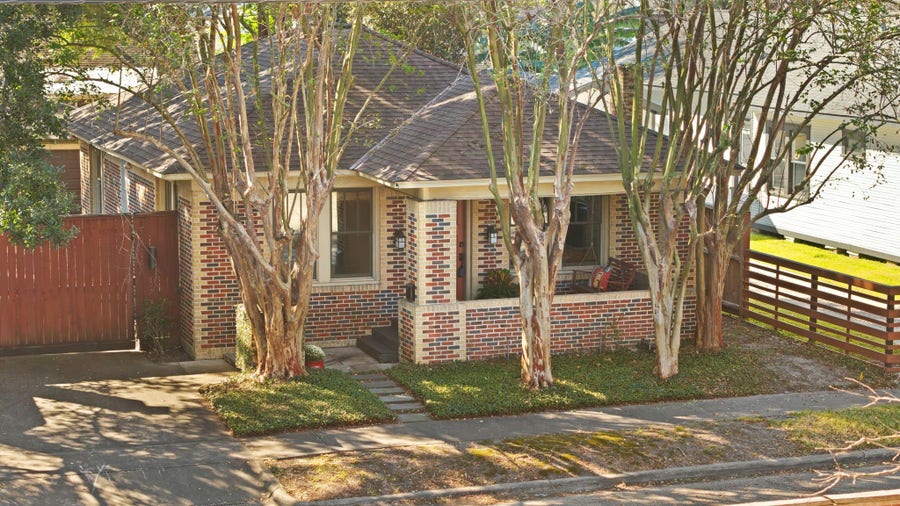 Property photo for 1112 Algregg Street, Houston, TX