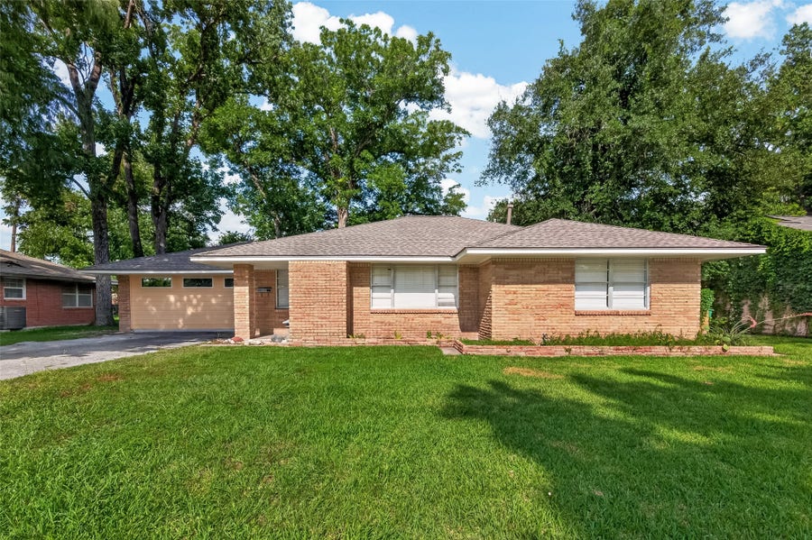 Property photo for 3402 Cameo Drive, Houston, TX
