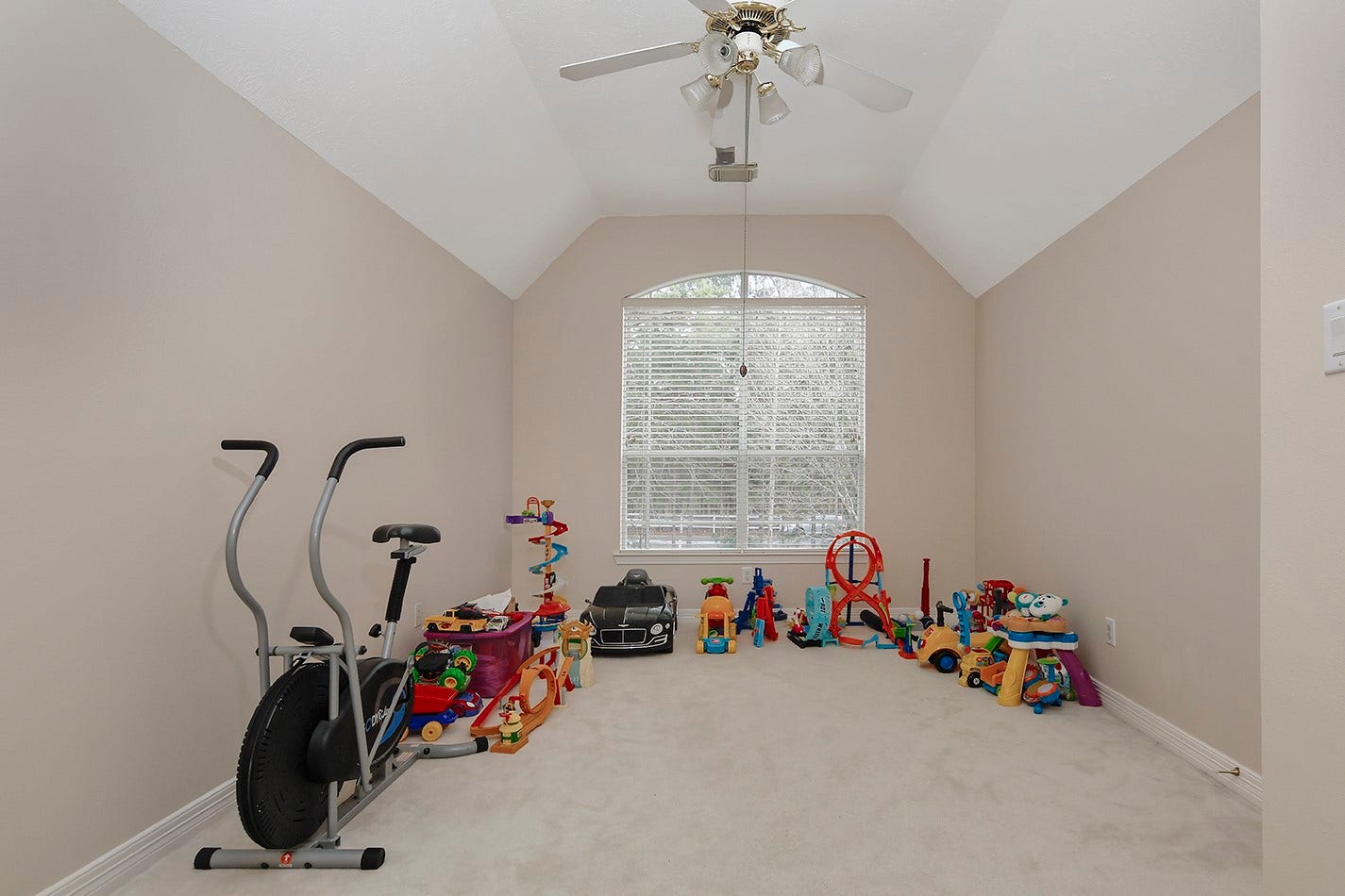 11827 Water Oak Drive, Magnolia, TX 77354 11827 Water Oak Drive, Magnolia, TX 77354