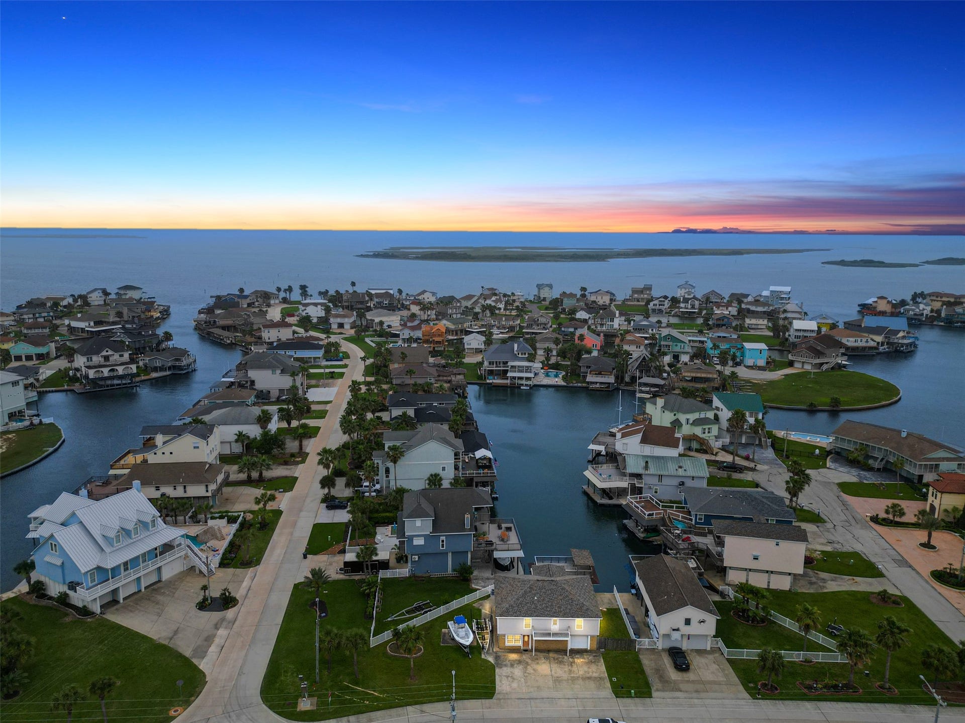 1407 Tiki Drive, Tiki Island, TX 77554 1407 Tiki Drive, Tiki Island, TX 77554