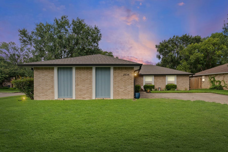 Property photo for 2634 Plymouth Rock Drive, Webster, TX