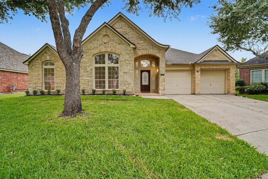 Property photo for 2905 Summer Cape Court, League City, TX