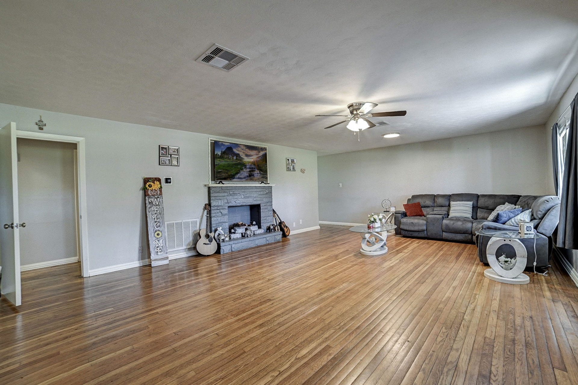 1 4th Avenue N, Texas City, TX 77590 1 4th Avenue N, Texas City, TX 77590