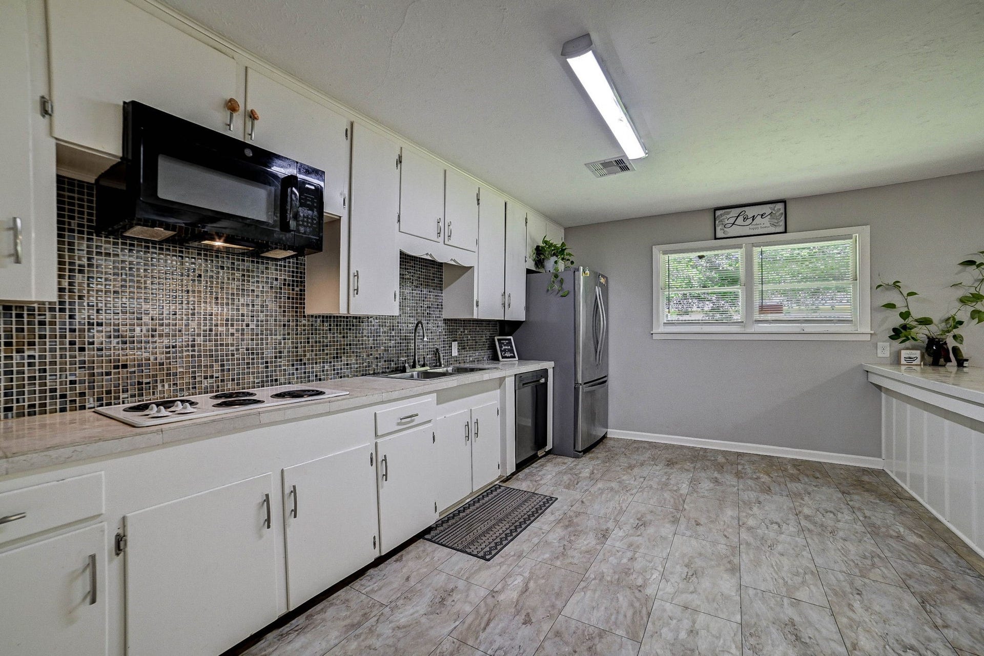 1 4th Avenue N, Texas City, TX 77590 1 4th Avenue N, Texas City, TX 77590
