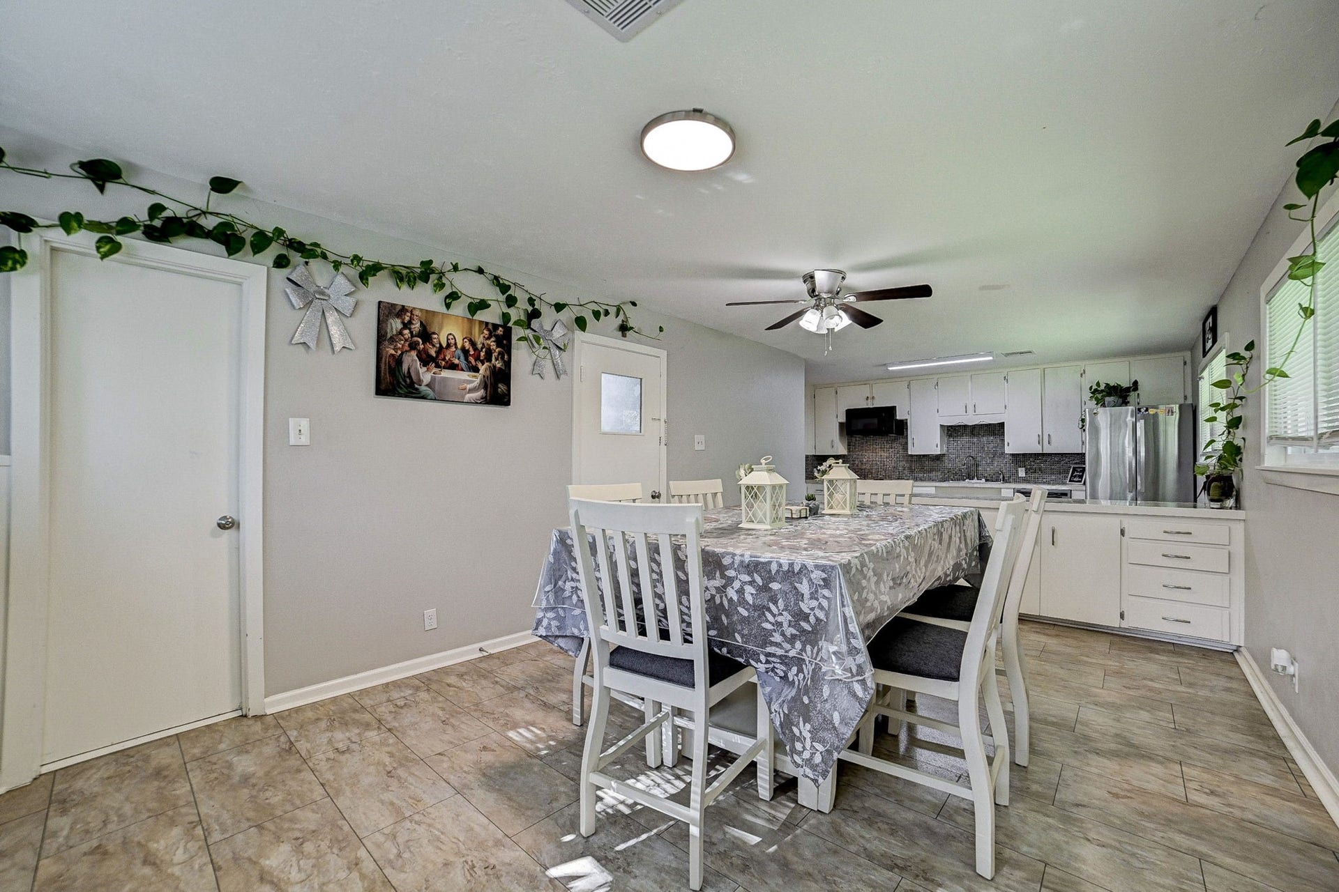 1 4th Avenue N, Texas City, TX 77590 1 4th Avenue N, Texas City, TX 77590