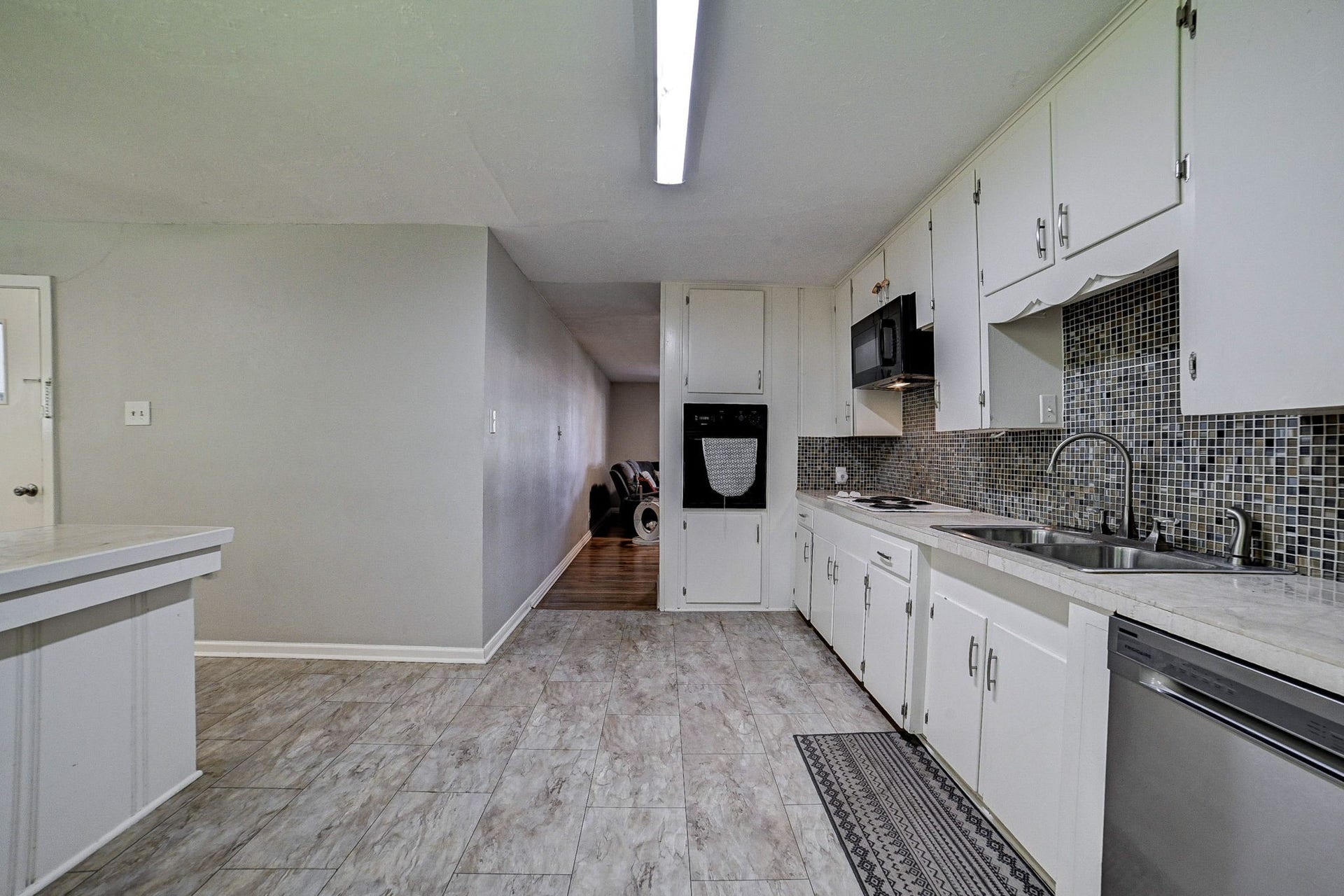 1 4th Avenue N, Texas City, TX 77590 1 4th Avenue N, Texas City, TX 77590