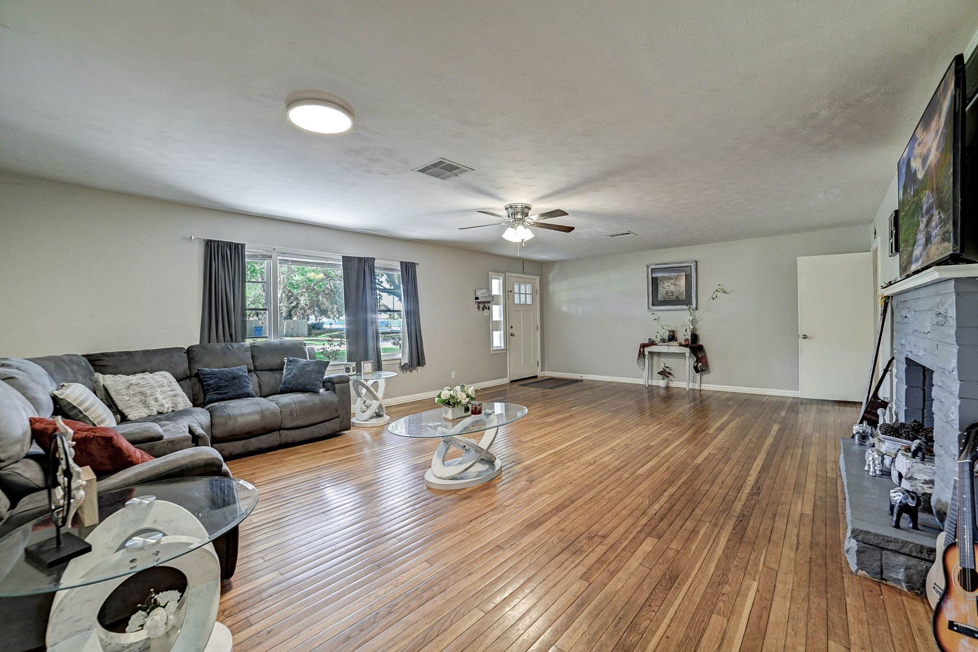 1 4th Avenue N, Texas City, TX 77590 1 4th Avenue N, Texas City, TX 77590
