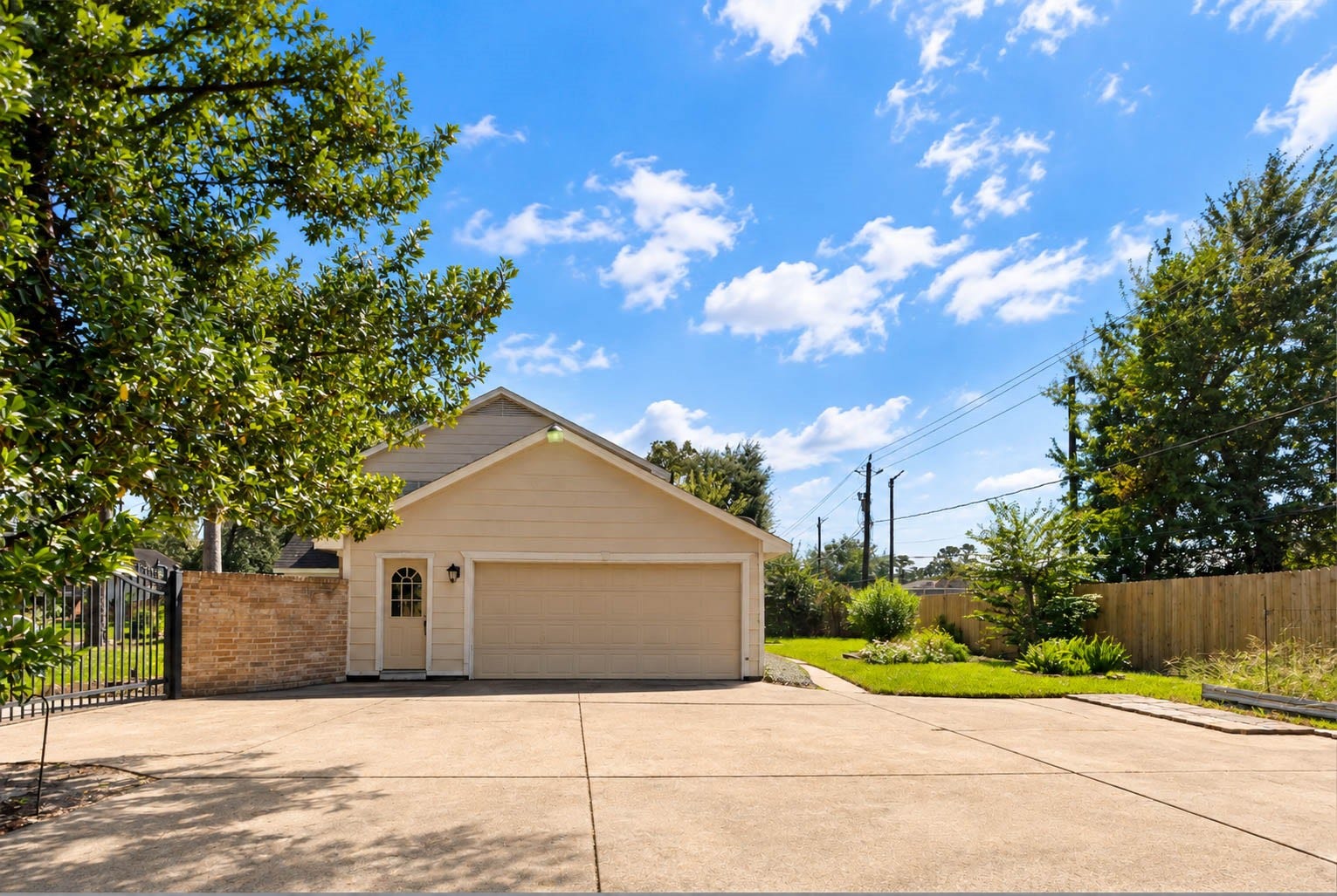 12715 Big Stone Drive, Houston, TX 77066 12715 Big Stone Drive, Houston, TX 77066