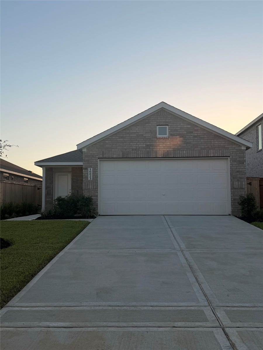 Property photo for 16823 Spotted Oak Drive, Hockley, TX