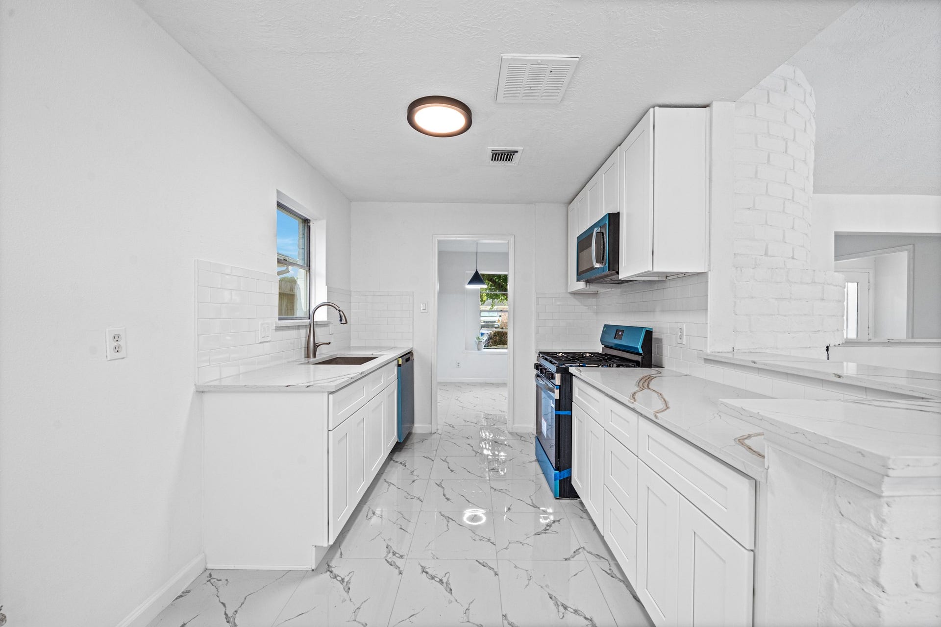 12123 Pompano Lane, Houston, TX 77072 12123 Pompano Lane, Houston, TX 77072