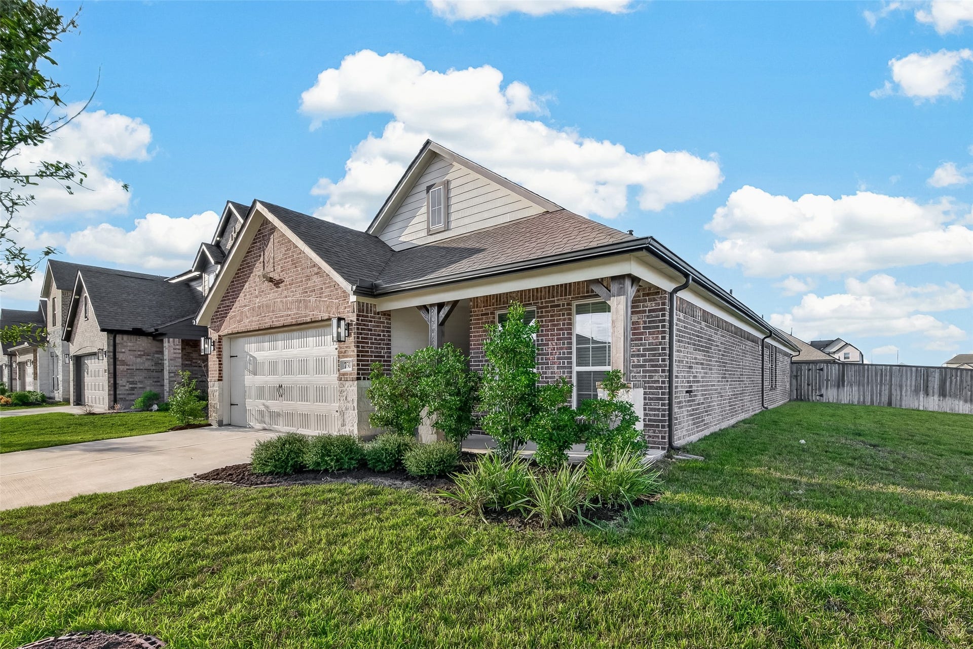 731 Orchard Vale Road, Rosharon, TX 77538