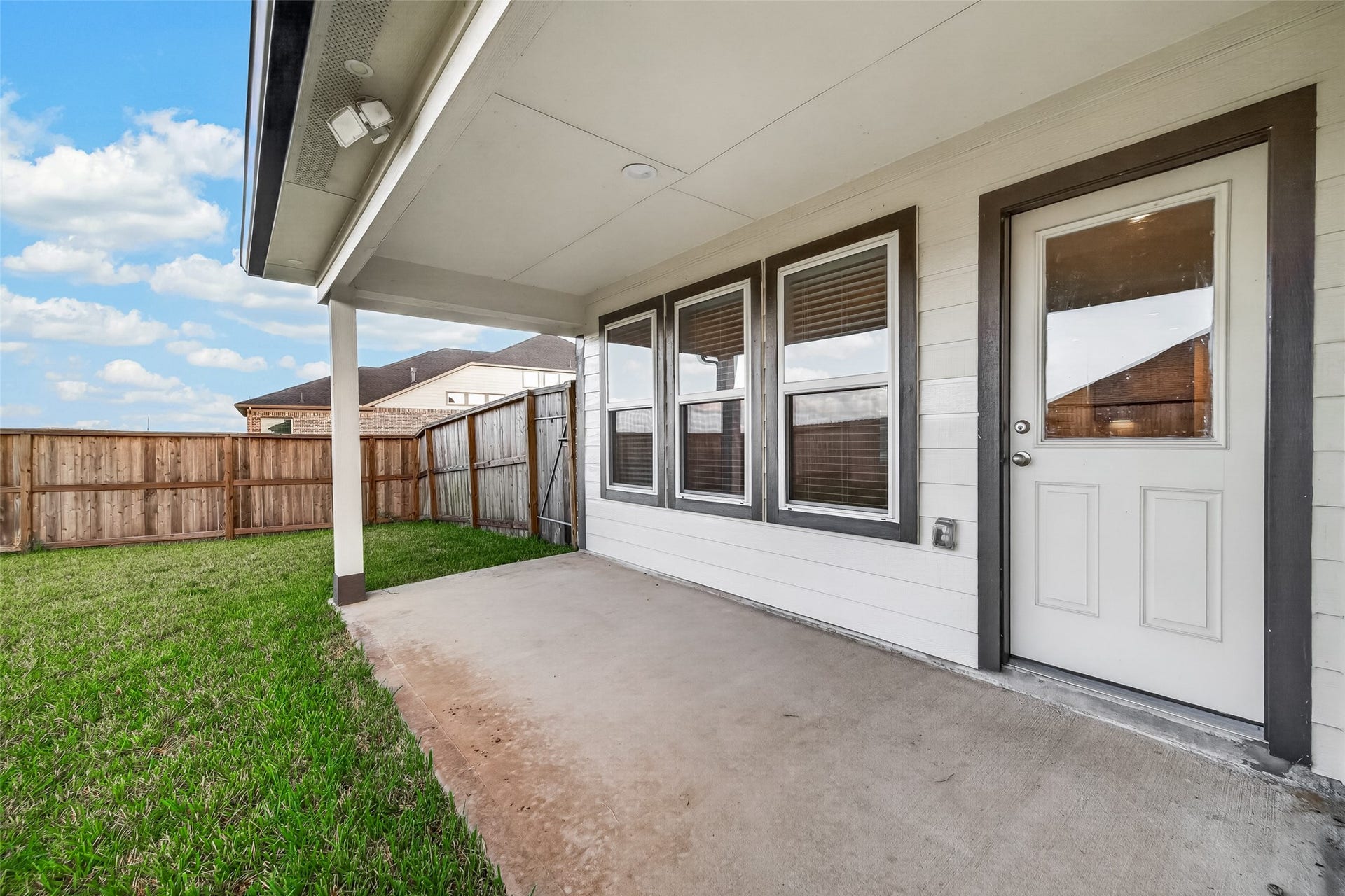 731 Orchard Vale Road, Rosharon, TX 77538