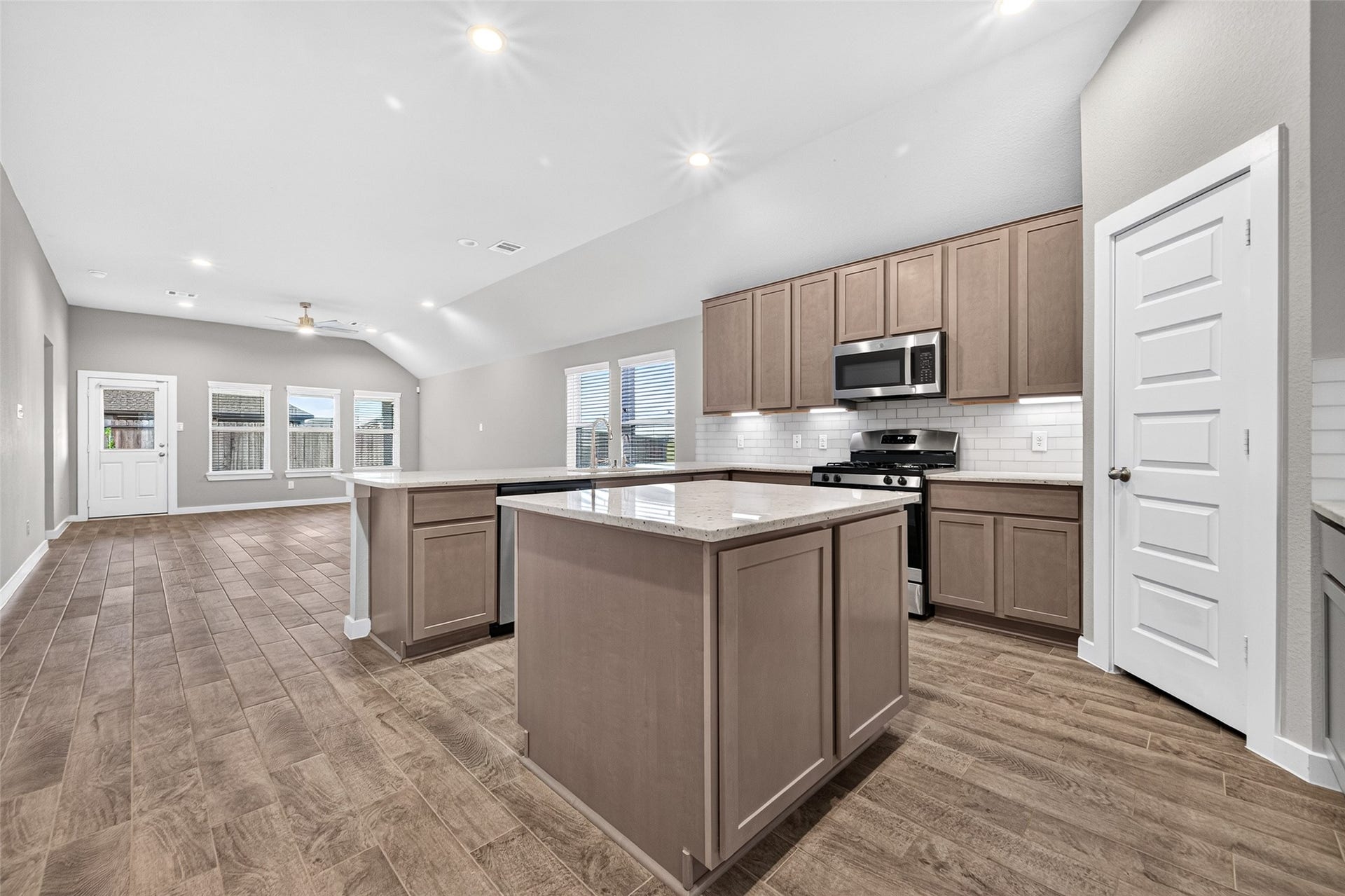 731 Orchard Vale Road, Rosharon, TX 77538